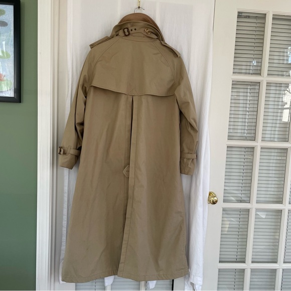 Classic Tan Women's Trench Coat - Picture 2 of 12